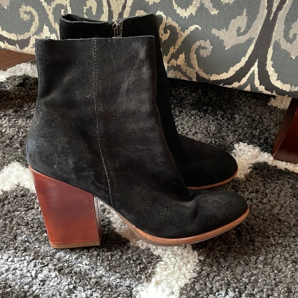 Korkease black suede ankle boots sz 8.5